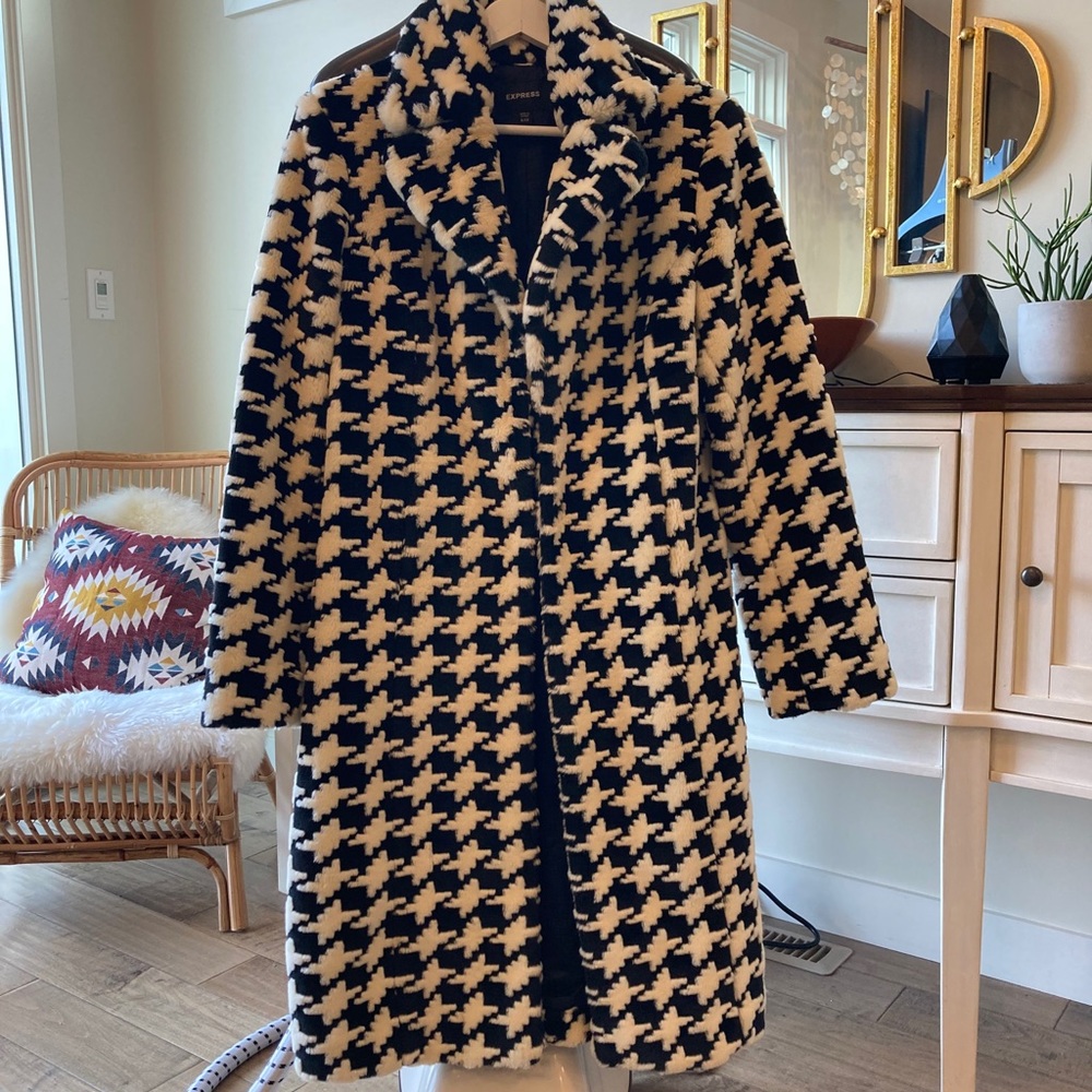 Vintage Express Houndstooth Coat in Faux Fur